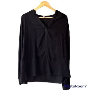 𝅺dynamite Black V Neck Sheer Top Size large